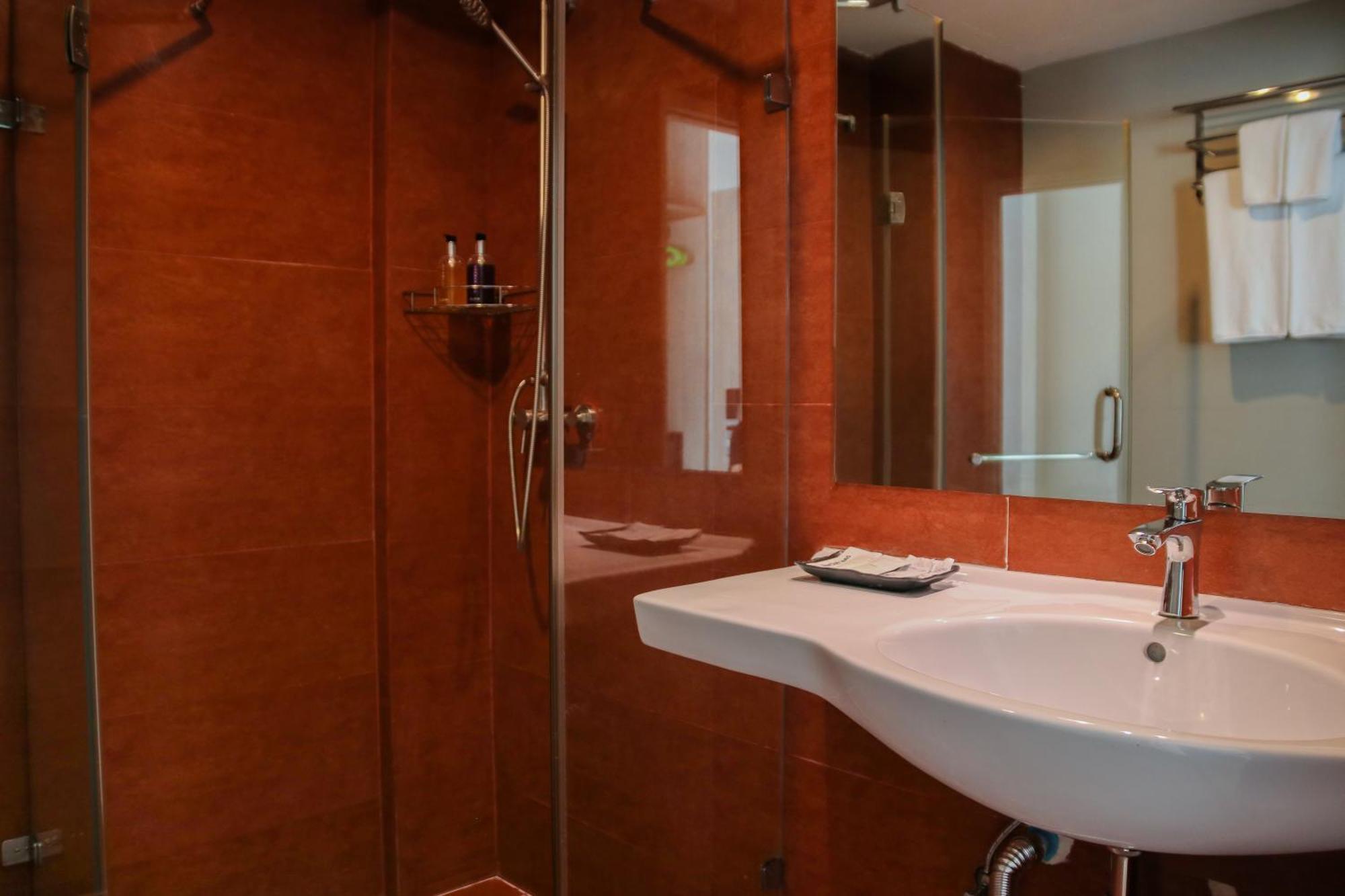 Hotel Glow Krabi - Sha Extra Certified 4*
